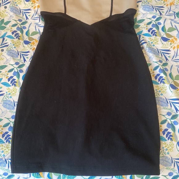 PHANUEL NUDE AND BLACK STRAPLESS BODYCON DRESS - Picture 2 of 5